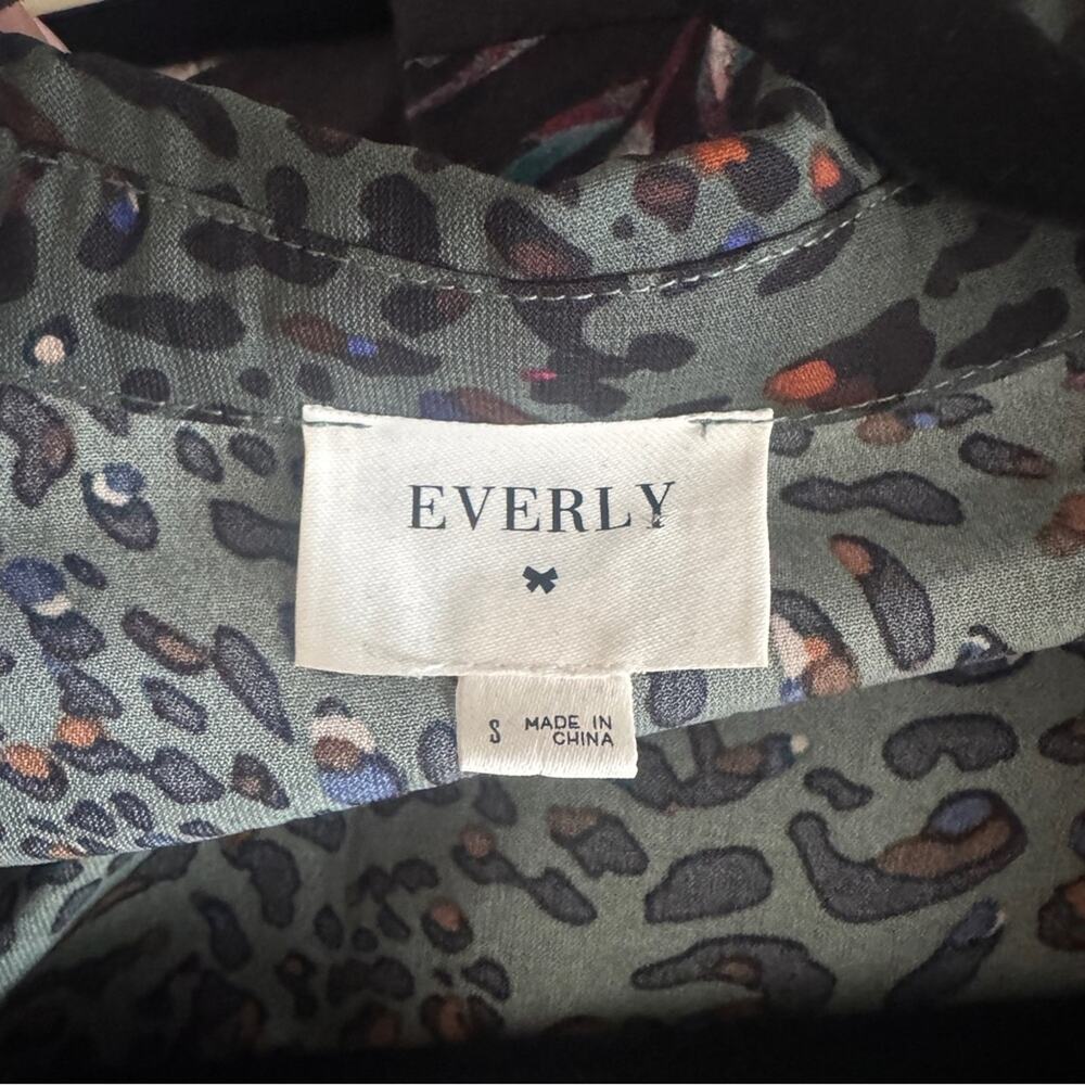 Everly green leopard print long sleeve maxi dress with slits, size small - Picture 2 of 8